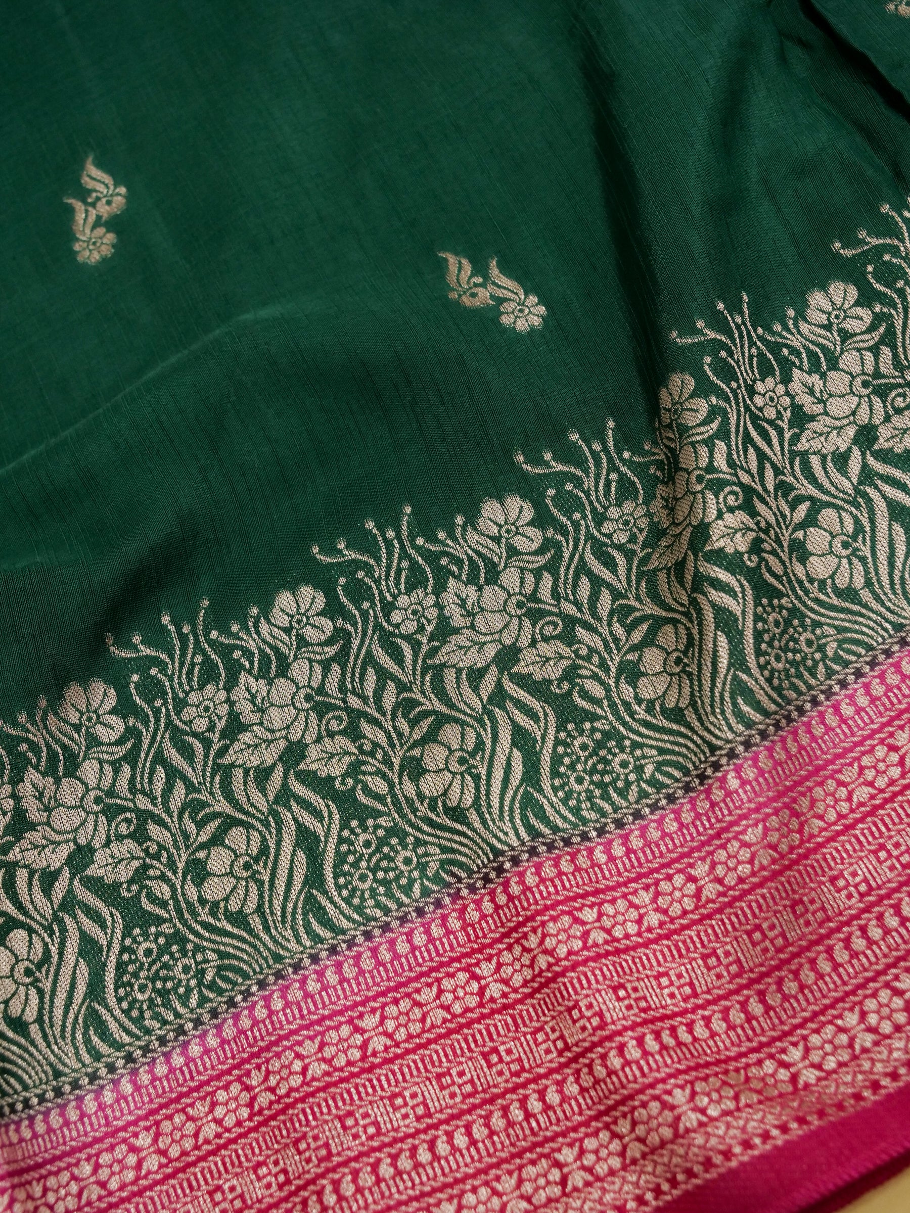 Bottle Green Banarasi Linen Saree - Image 4
