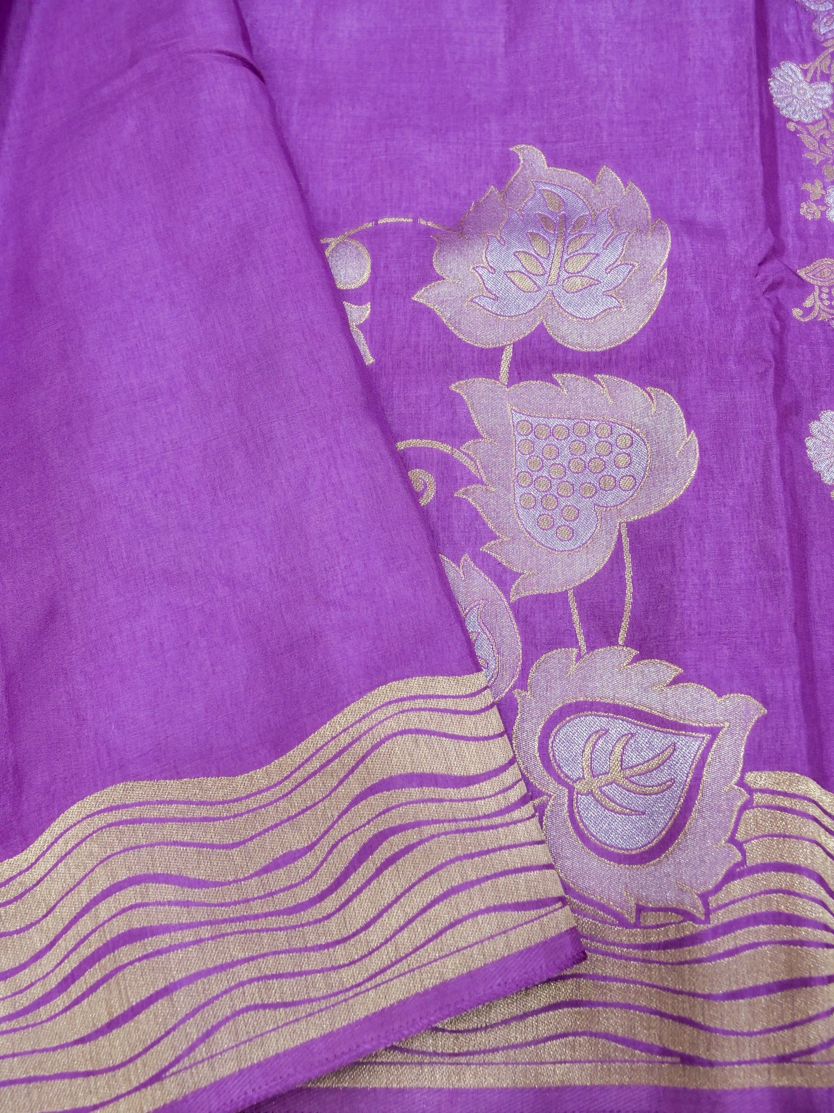 Lavender Purple Banarasi Dola Silk Saree - Image 3