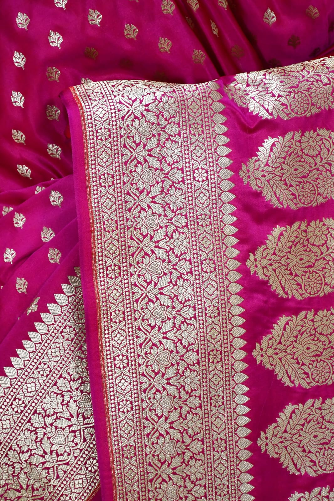 Rani Pink Banarasi Silk Saree with Zari - Image 3